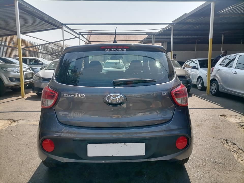 2018 Hyundai i10 1.2 Grand Service book