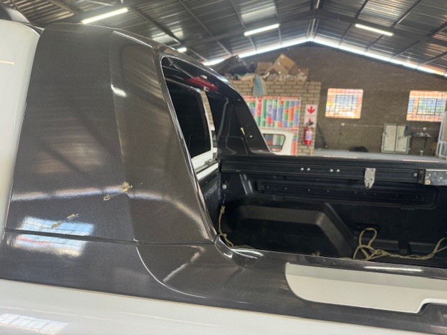 2018 Ford Wild Track Boot Rollbar - Private Seller 2018 Ford Wild Track Boot Rollbar - Private Seller