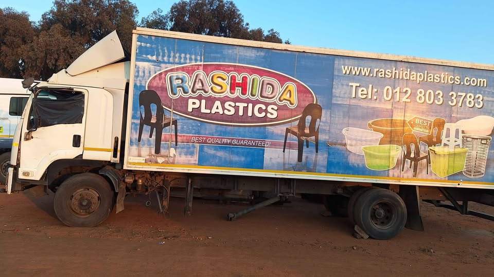 Isuzu FVR/FTR 900 stripping for parts