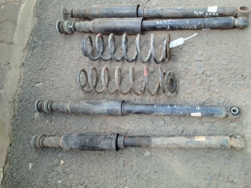 Renault kwid Rear shock n spring - Private Seller