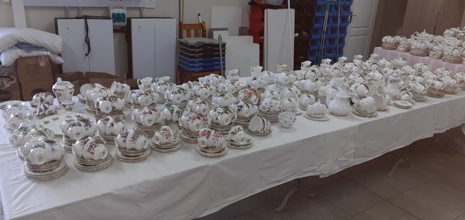 ROYAL ALBERT SETS