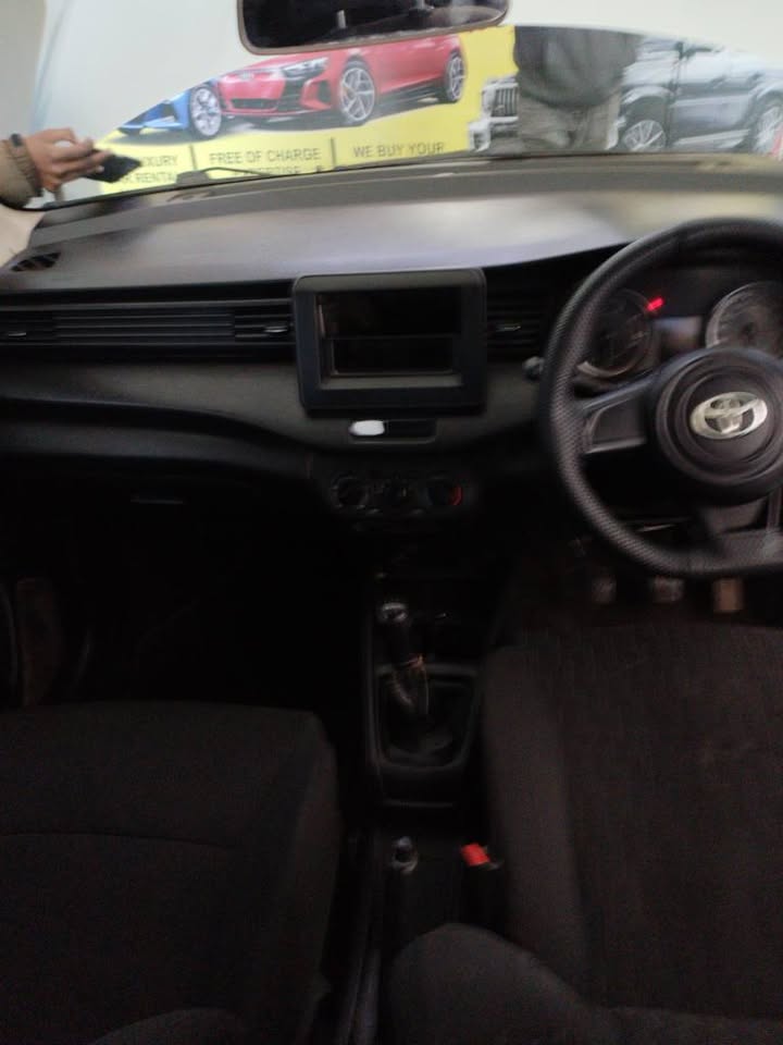 2022 TOYOTA RUMION 1.5 SX 7 SEATER MANUAL