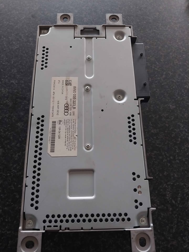 Audi A4 B9 amplifier - Private Seller