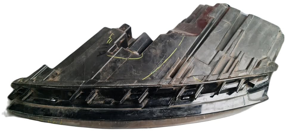 VOLKSWAGEN JETTA 6 HEADLIGHT - Private Seller