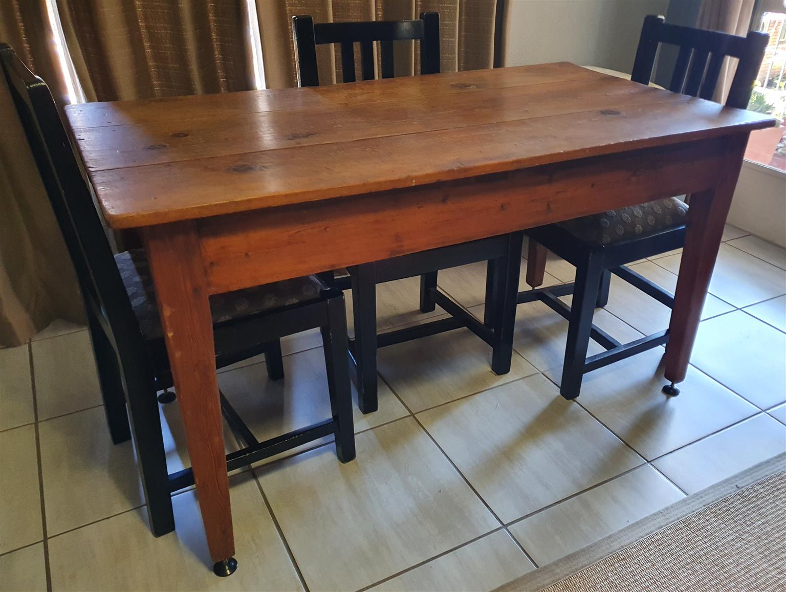 pine kitchen table and chairs