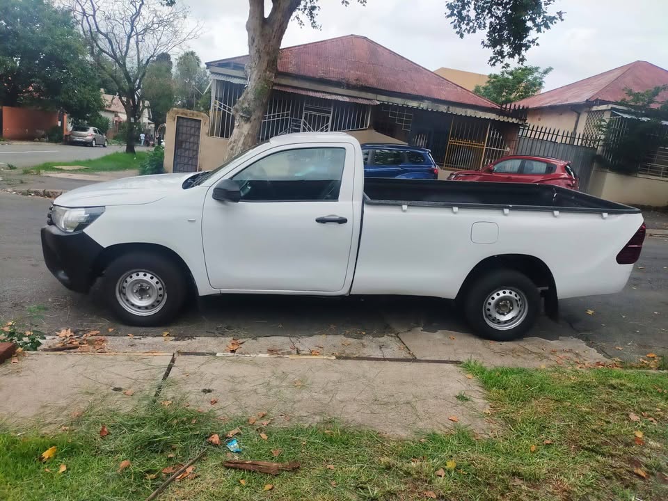 2016 Toyota Hilux Single Cab 2.4 GD6 DIESEL, Lower Raider, Color White Mileage