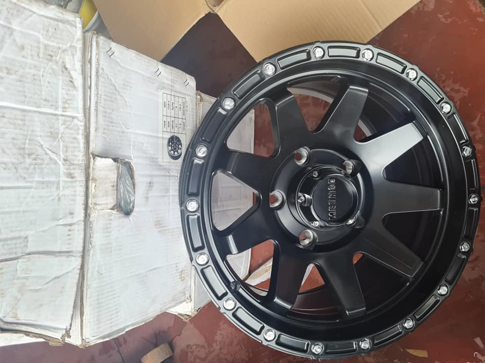 Toyota Landcruser Brand new mags size 17 - Private Seller