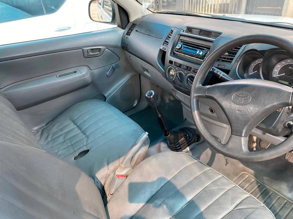 2010 TOYOTA HILUX 2.5 D4D 4X2 SINGLE CAB MANUAL