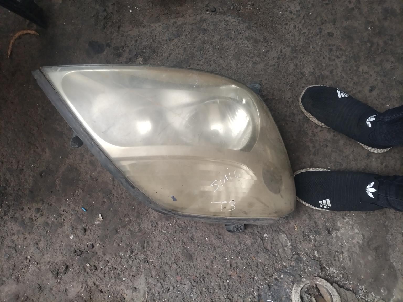 headlights for Renault senic 2 - Private Seller headlights for Renault senic 2 - Private Seller