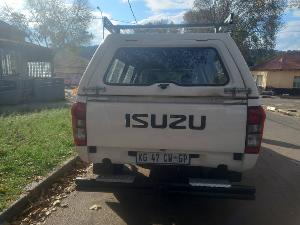 2019 Isuzu KB250 Diesel, Canopy glass, Manual, White,