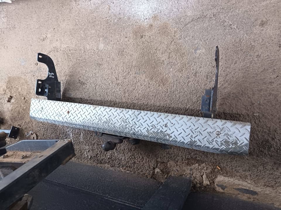 Toyota D4D towing hitch for sale full fitment included R3000 - Private Seller Toyota D4D towing hitch for sale full fitment included R3000 - Private Seller