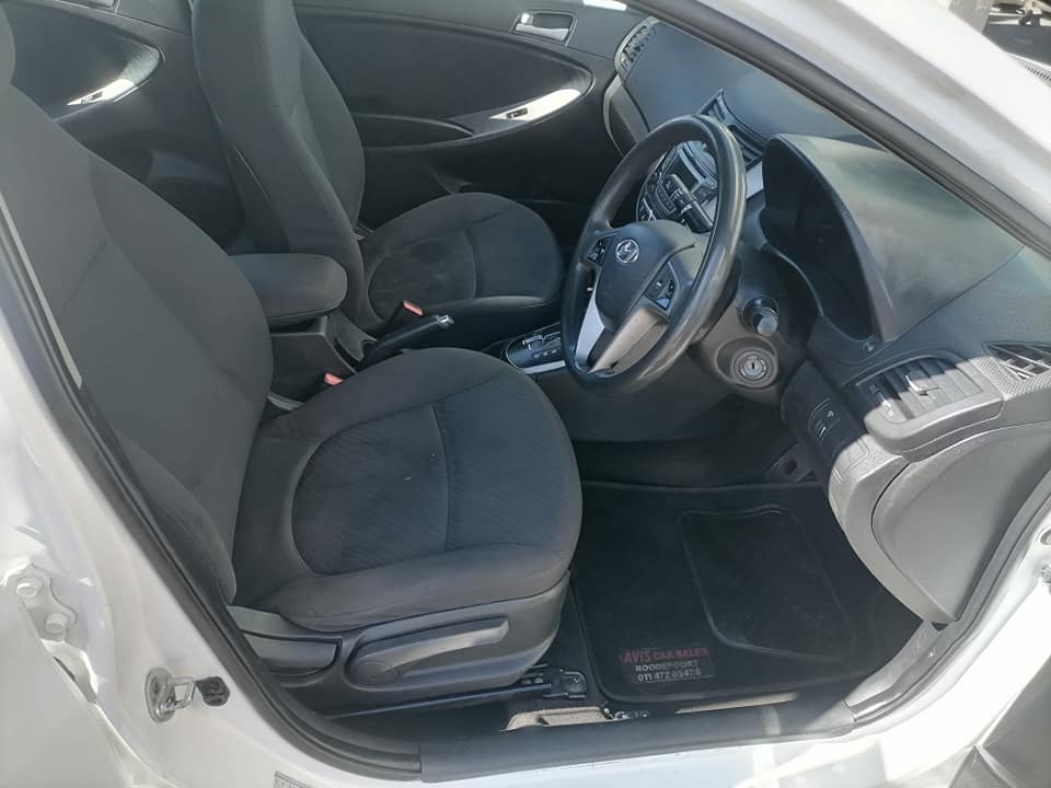 2016 Hyundai Accent 1.6 Sedan Automatic with a Nice interior seat