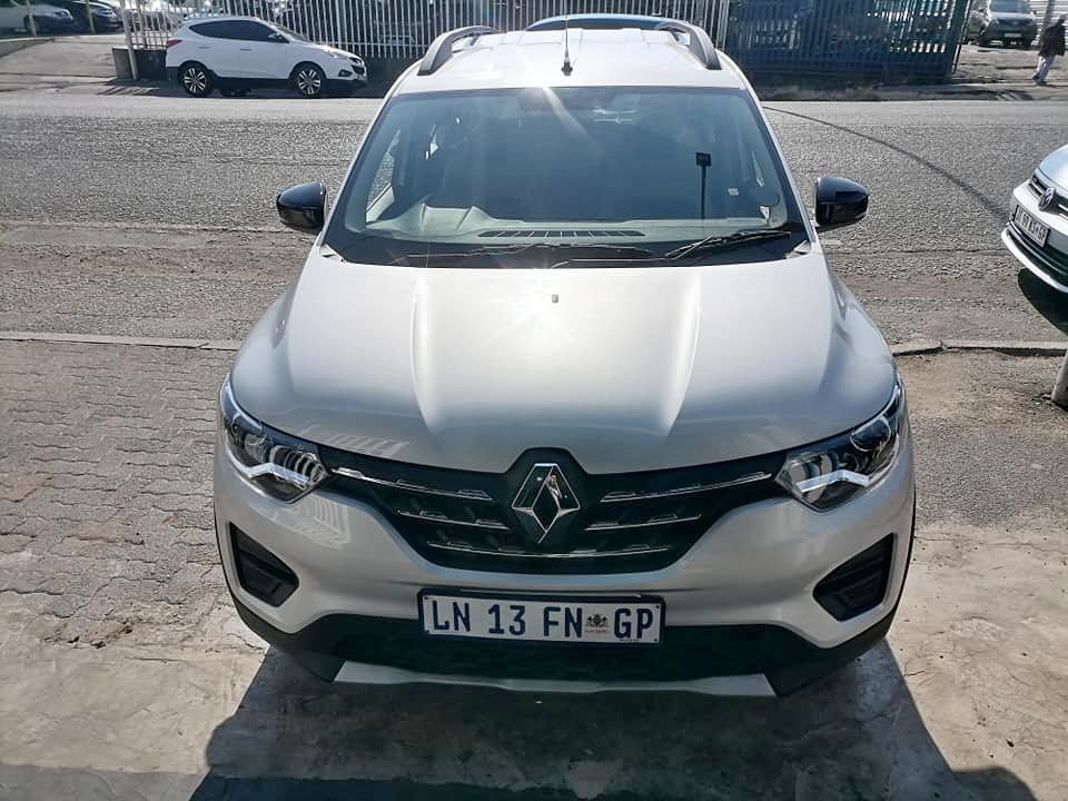 2024 Renault Triber 1.0 Dynamic Seven seater with a Nice interior seat and Service book and spare ke