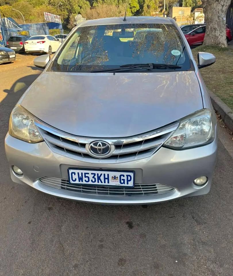 2014 TOYOTA ETIOS SEDAN 1.5 MANUAL TRANSMISSION IN EXCELLENT CONDITION