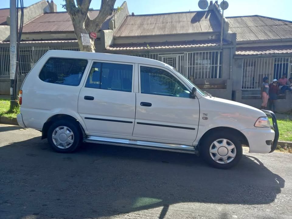 2004 Toyota CONDOR 7seater, 1.8 Petrol, Manual, White Color, Mileage 153000kms,