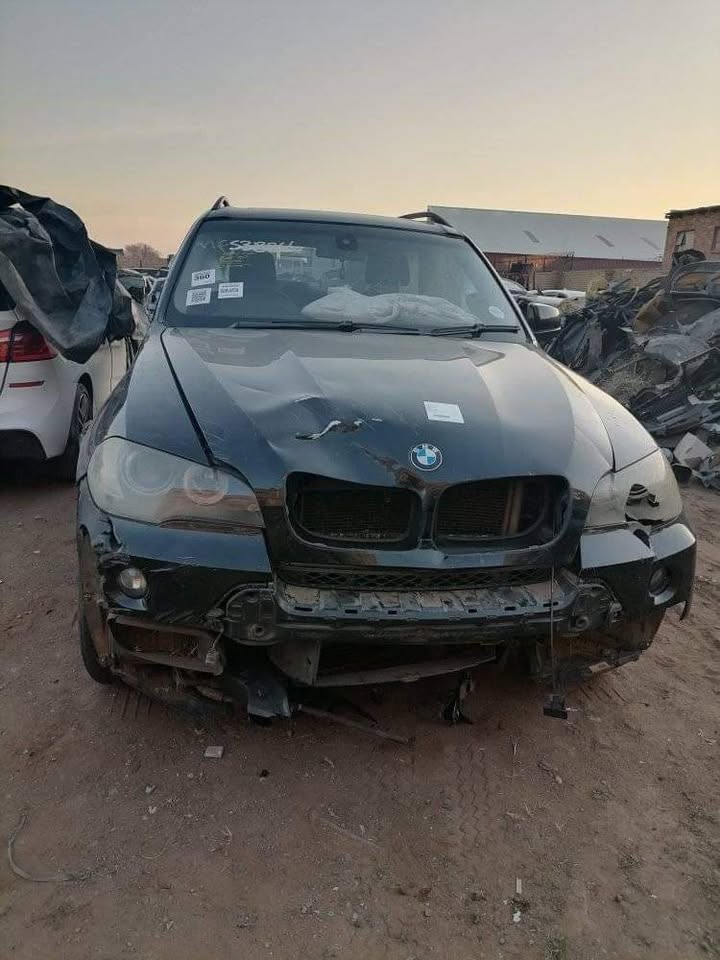 Bmw E70 3.0d Stripping for spares - Private Seller