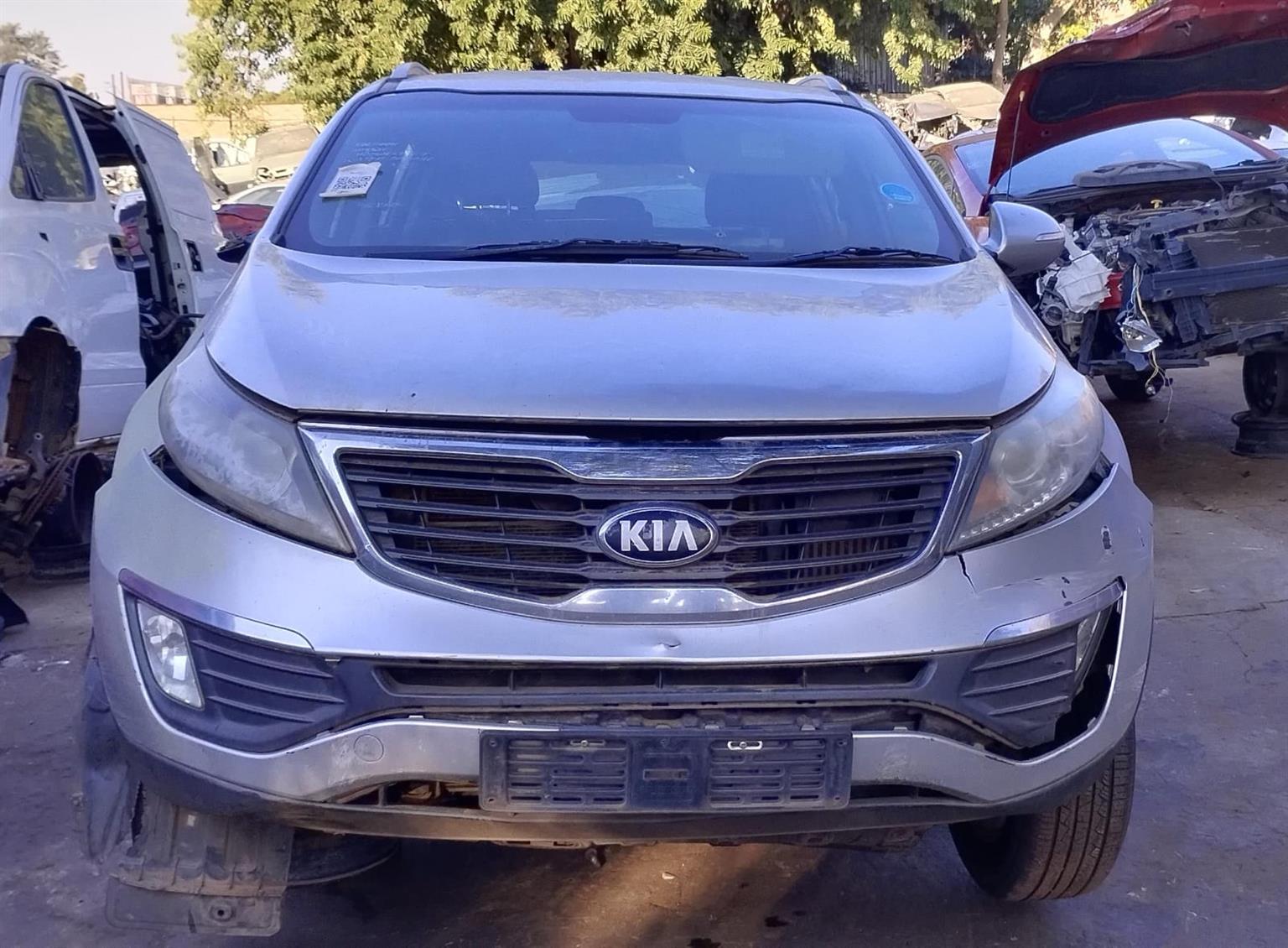 2013 KIA SPORTAGE 2.0 CRDI STRIPPING FOR SPARES