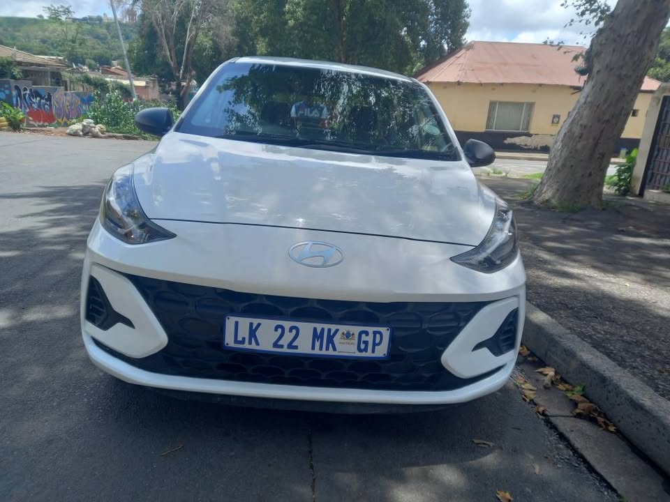 2023 HYUNDAI i10 GRAND 1.0 Petrol, Manual Transmission, White Color, Mileage 31000kms