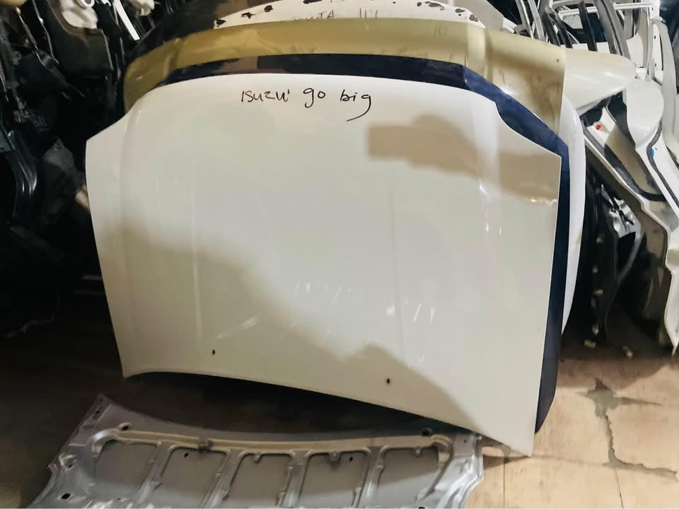 Isuzu kb250 Go Big Bonnet - Private Seller