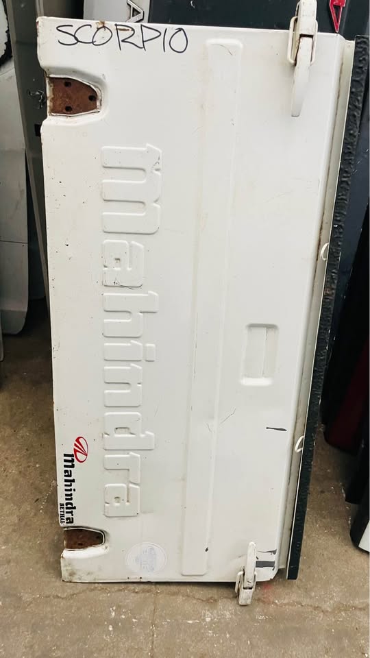 MAHINDRA SCORPIO TAILGATE - Private Seller
