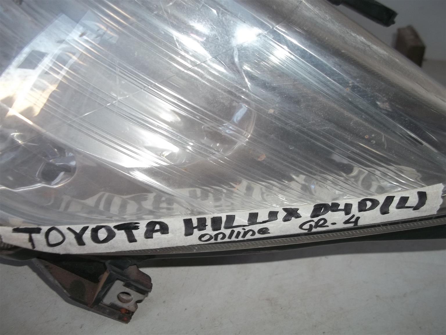 Toyota Hilux D4D '11-'15 left headlights - Private Seller Toyota Hilux D4D '11-'15 left headlights - Private Seller