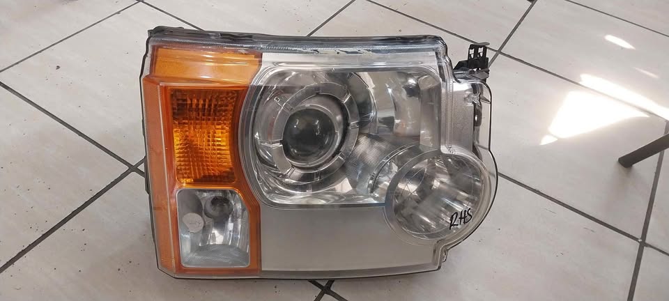 LAND ROVER DISCOVERY / LR HEADLIGHT RHS - Private Seller