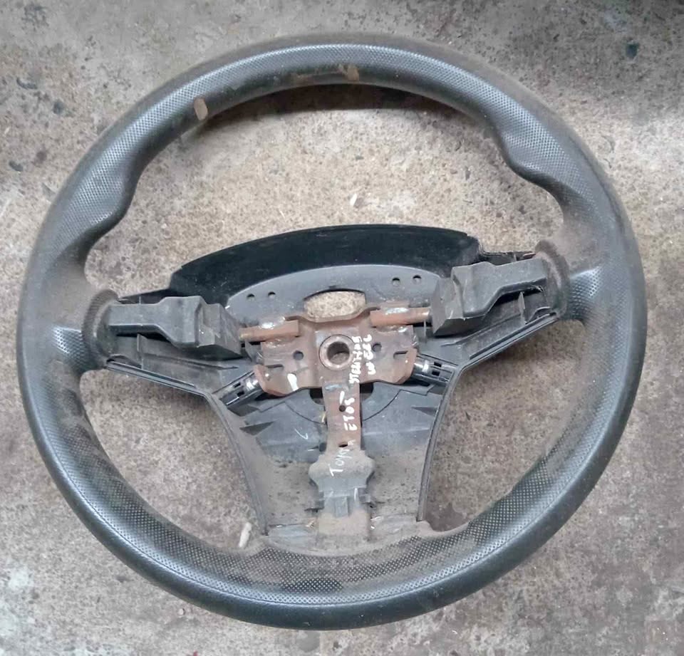 Toyota etios steering wheel - Private Seller Toyota etios steering wheel - Private Seller