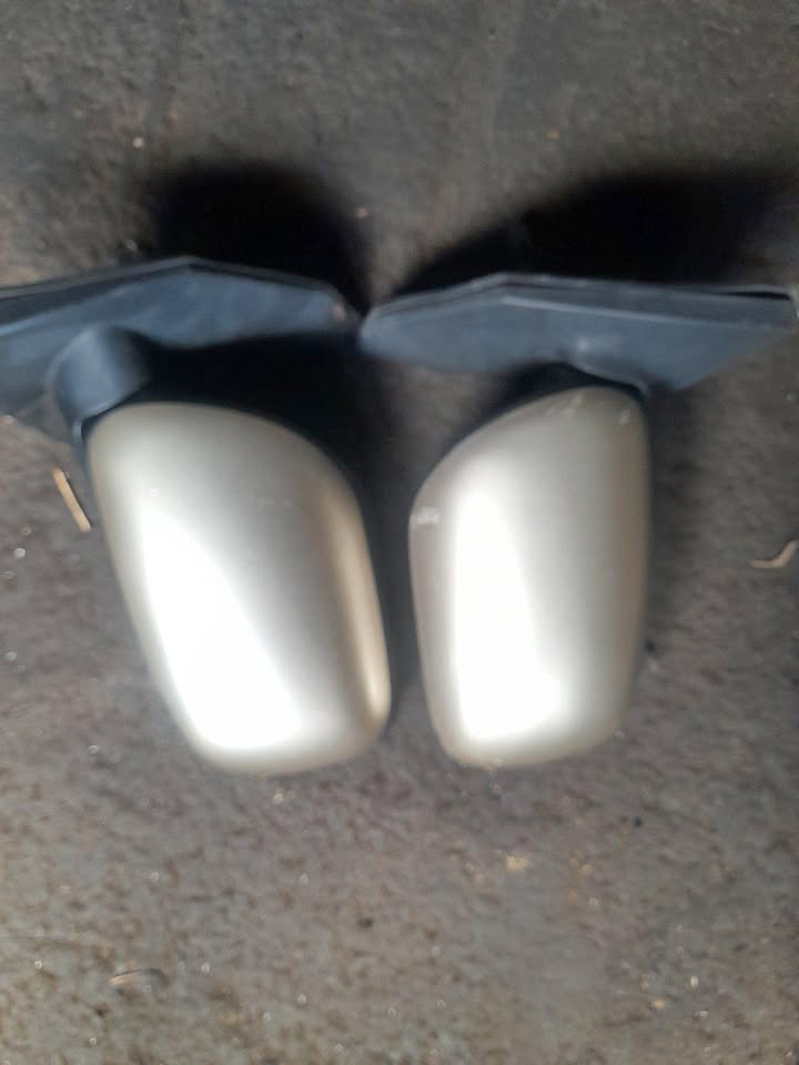 TOYOTA RUN X SIDE MIRRORS AVAILABLE - Private Seller TOYOTA RUN X SIDE MIRRORS AVAILABLE - Private Seller