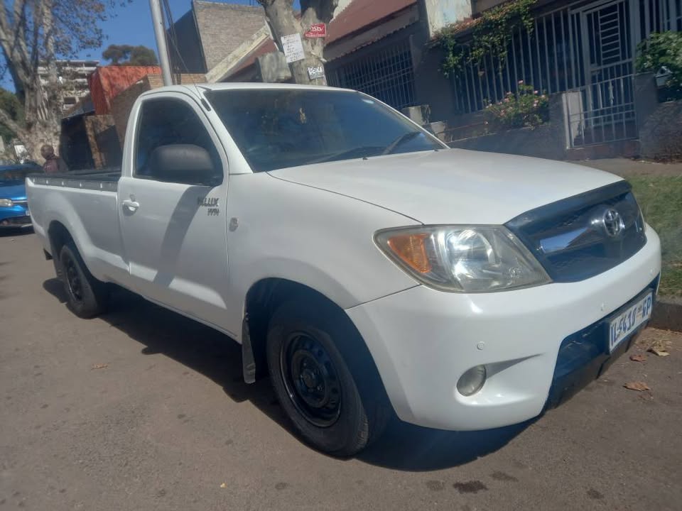 2007 Toyota Hilux Single Cab 2.0VVTI Petrol, Manual, White, Leather seats, 101000kms