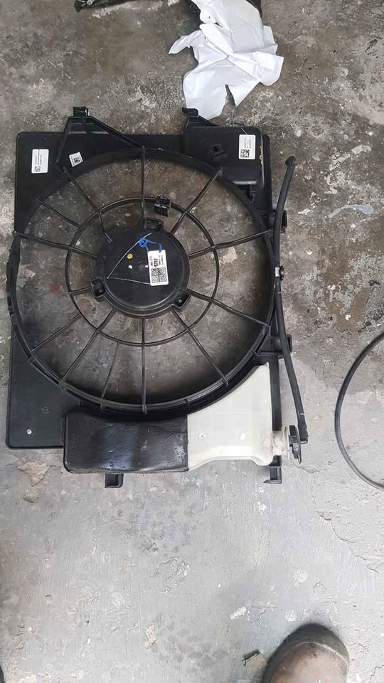 Hyundai i20 grand fan housing - Private Seller Hyundai i20 grand fan housing - Private Seller