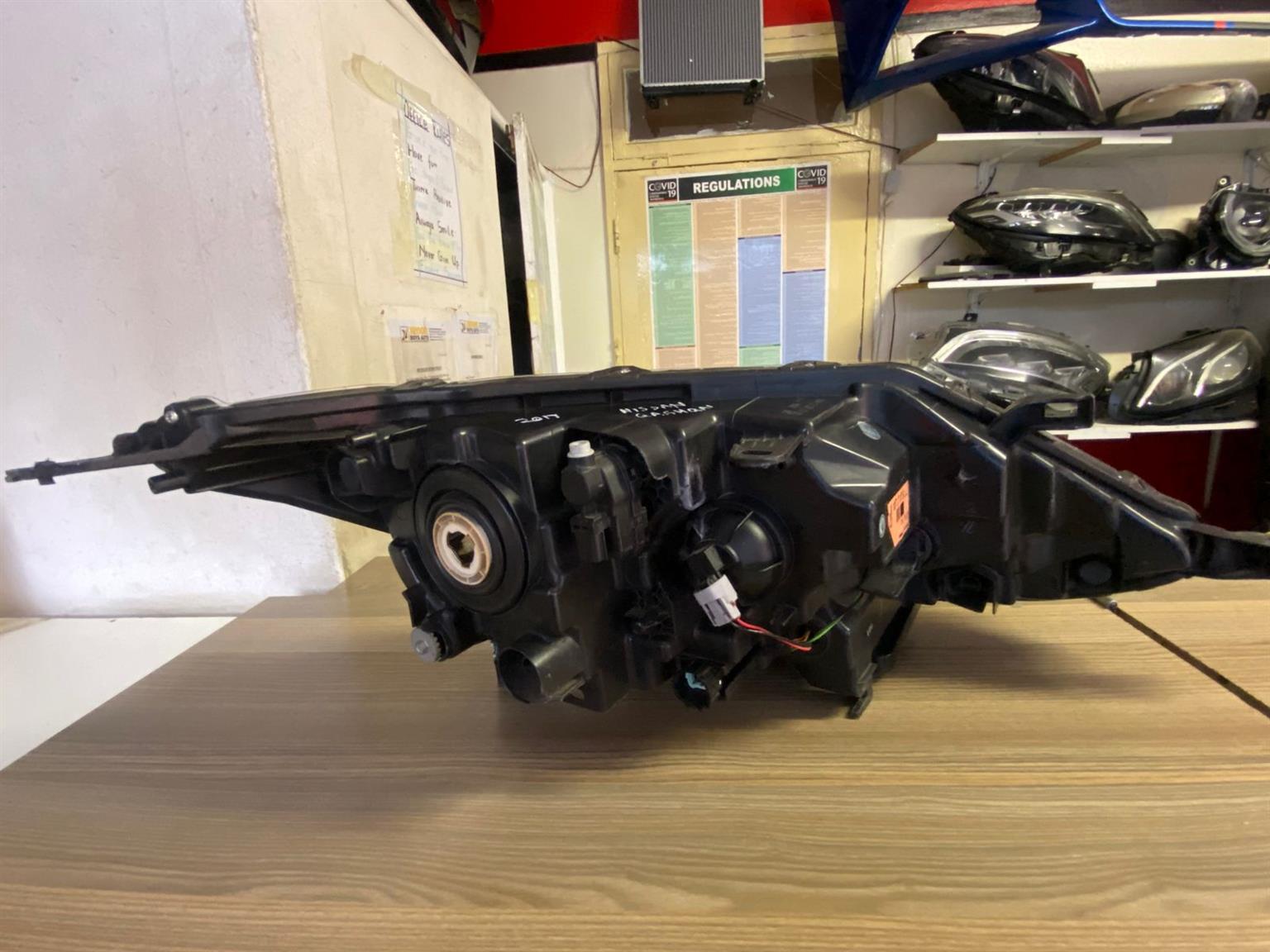 2017 NISSAN QASHQAI HEADLIGHT LEFTSIDE AVAILABLE FOR SALE - Private Seller