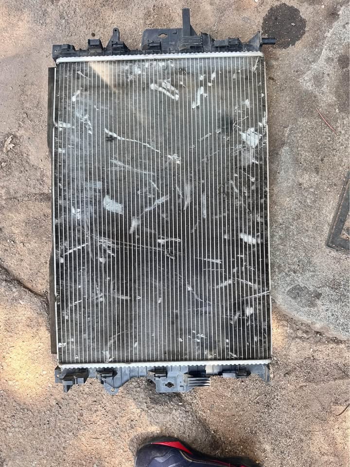 WATER RADIATOR VOLVO V40 HATCHBACK (525) D M158573 - Private Seller WATER RADIATOR VOLVO V40 HATCHBACK (525) D M158573 - Private Seller