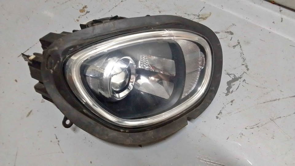 Mini cooper headlight - Private Seller Mini cooper headlight - Private Seller
