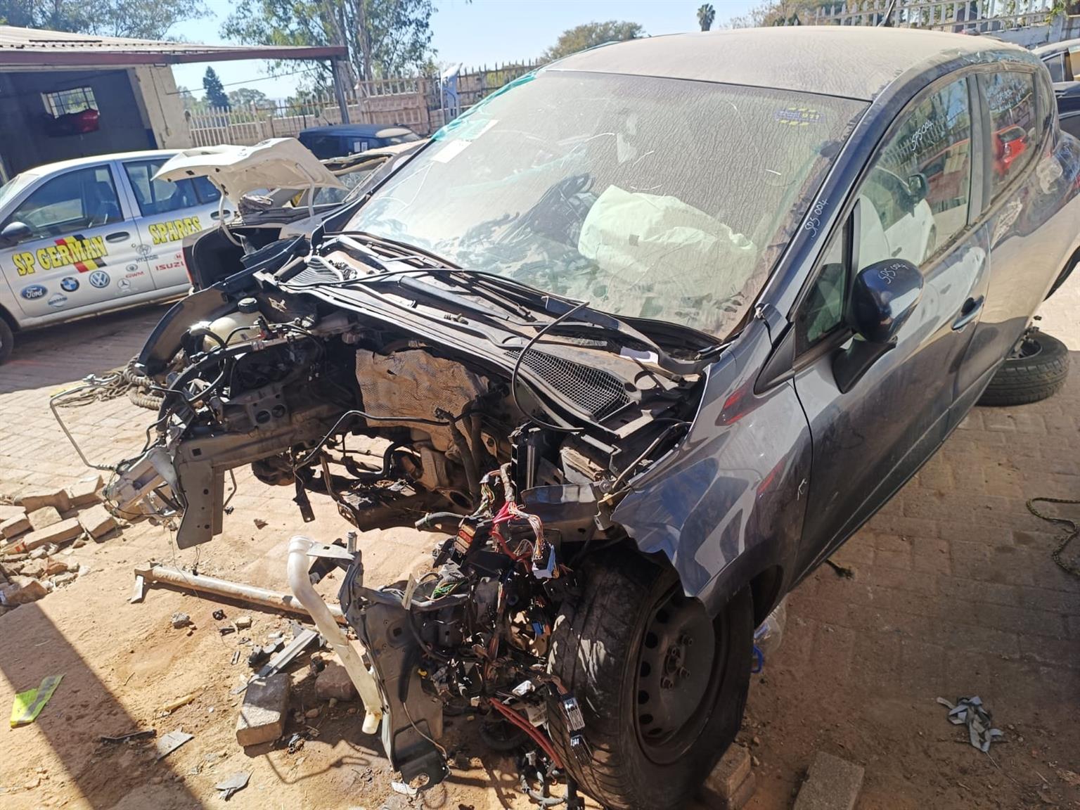 2018 RENAULT CLIO 900 STRIPPING FOR SPARES!!!! - Private Seller