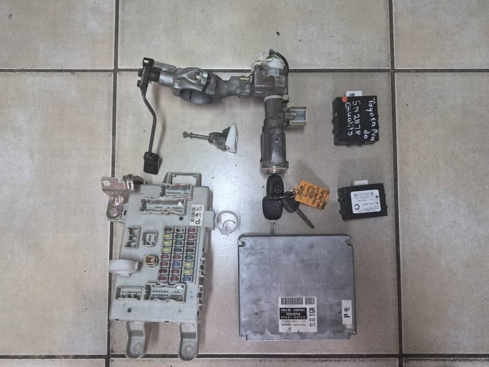 Toyota Prado 1GR V6 Complete Lockset For Sale Call or WhatsApp Willem - Private Seller Toyota Prado 1GR V6 Complete Lockset For Sale Call or WhatsApp Willem - Private Seller