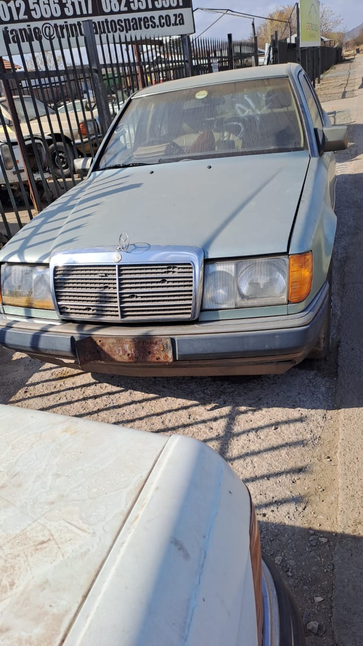 Mercedes Benz W124 230e stripping for spares - Private Seller Mercedes Benz W124 230e stripping for spares - Private Seller