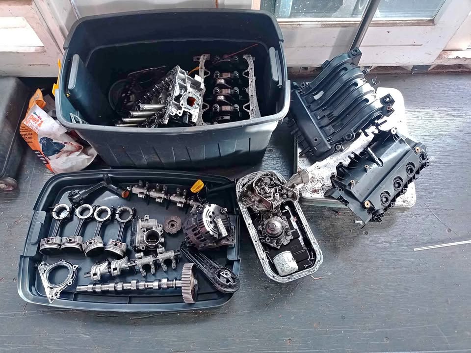 Renault MODUS 1.2 engine stripping