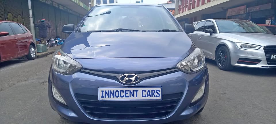 USED 2013 HYUNDAI i20 1.2 MOTION PETROL, MANUAL, BLUE COLOUR, MILEAGE