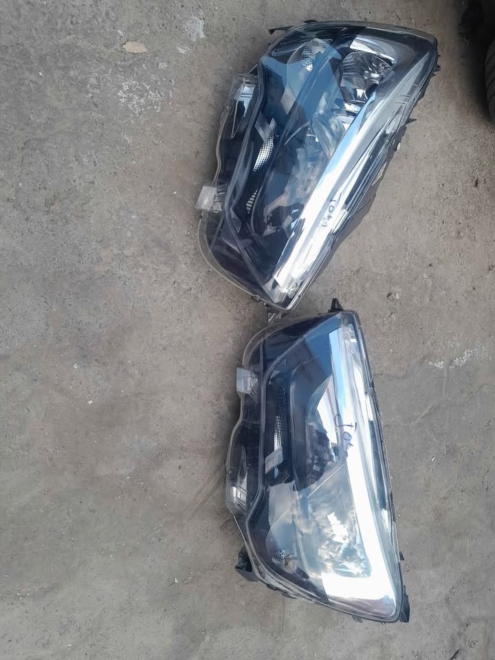 OPEL COMBO HEADLIGHT BOTHSIDES 202O TO 2023 MODEL - Private Seller OPEL COMBO HEADLIGHT BOTHSIDES 202O TO 2023 MODEL - Private Seller