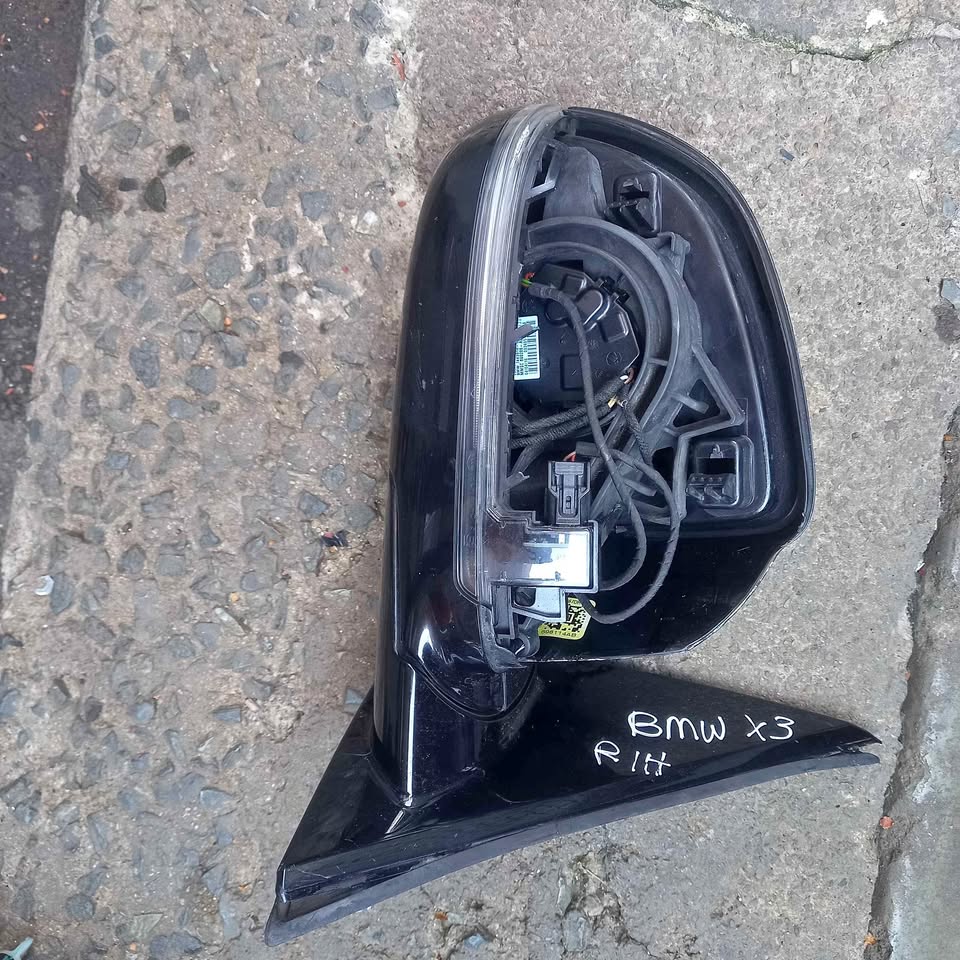 BMW X3 SIDE MIRROR RIGHT SIDE - Private Seller BMW X3 SIDE MIRROR RIGHT SIDE - Private Seller