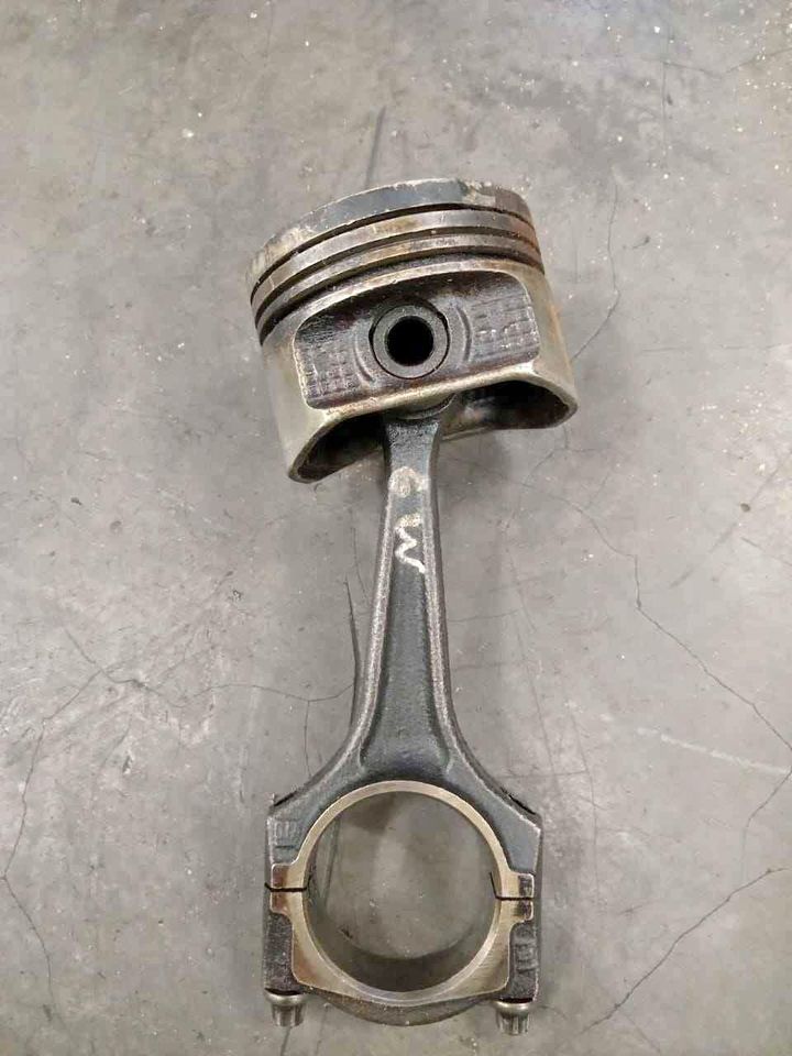 Opel corsa 6w conrod with piston - Private Seller