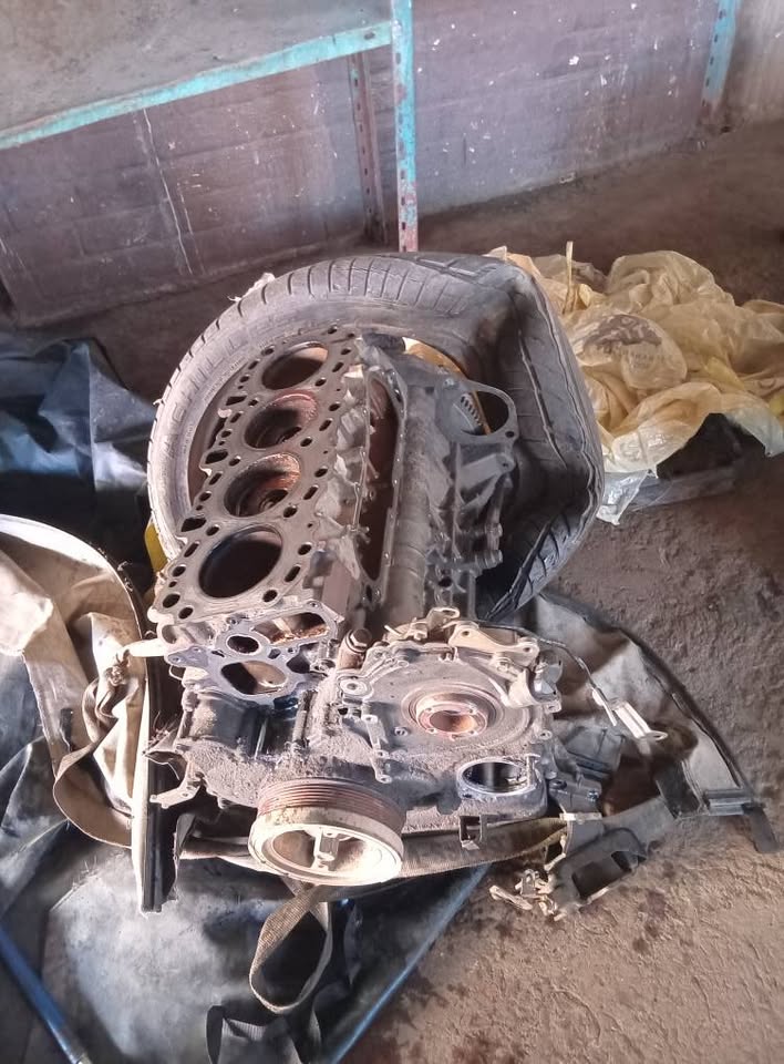 Toyota Hilux 2.5D 2KD Engine Stripping For Spares - Private Seller Toyota Hilux 2.5D 2KD Engine Stripping For Spares - Private Seller