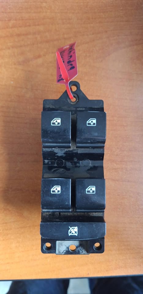 Mahindra KUV100 window switches - Private Seller