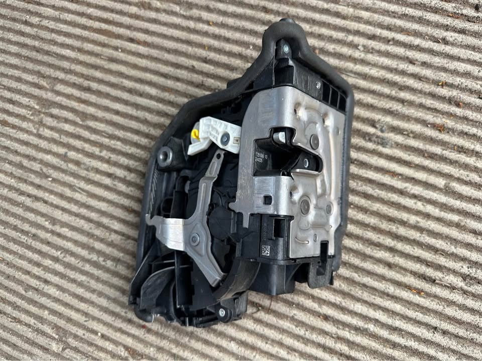 Mini Cooper Front Door Lock Right 2023 Hatchback 2/3dr 7281936 182838-10 (20-24) - Private Seller Mini Cooper Front Door Lock Right 2023 Hatchback 2/3dr 7281936 182838-10 (20-24) - Private Seller