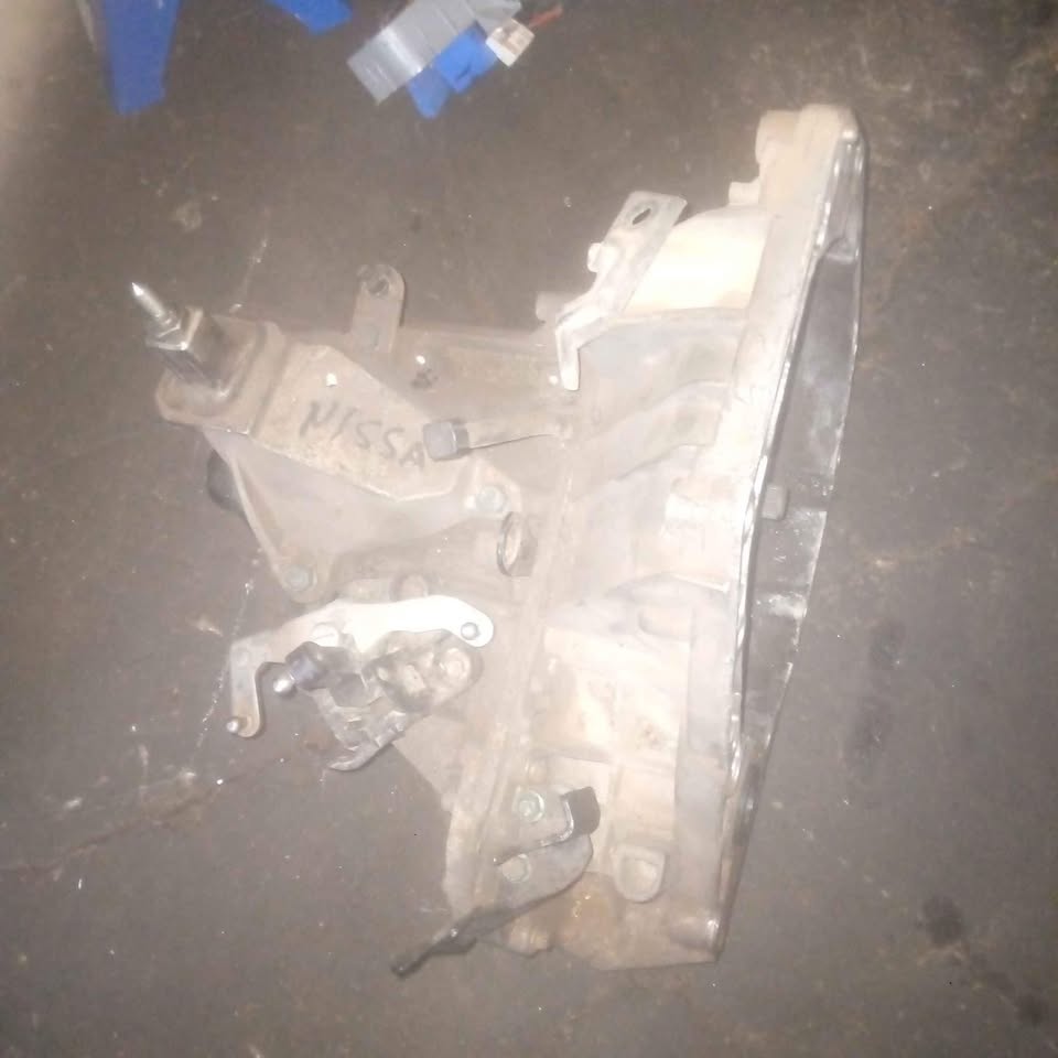 Nissan Almera maunal gear box new shape - Private Seller Nissan Almera maunal gear box new shape - Private Seller