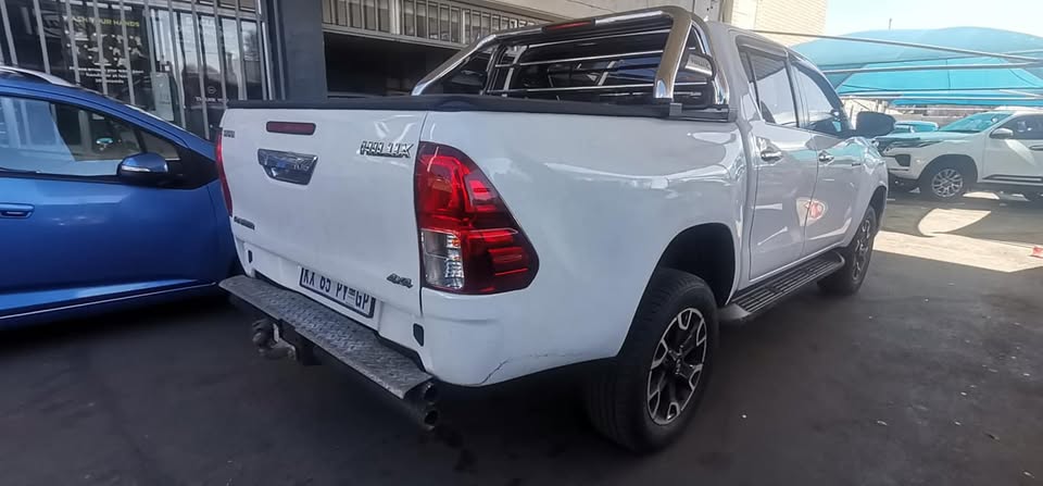 2017 TOYOTA HILUX 2.8 GD6 DOUBLE CAB 4X4 AUTOMATIC DIESEL