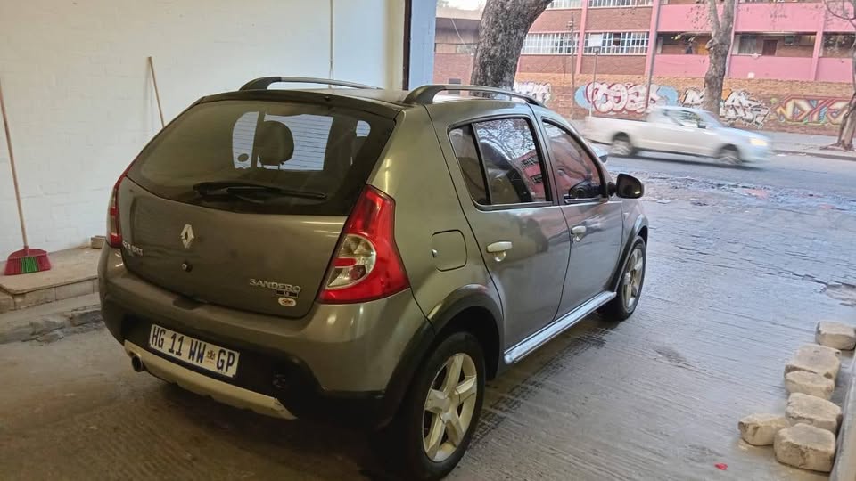 2014 Renault Sandero 1.6 Manual for sale