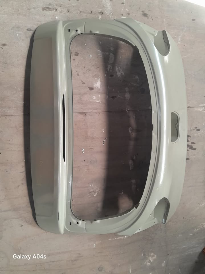 KIA RIO REAR TAILGATE 2010-2013 FOR SALE - Private Seller KIA RIO REAR TAILGATE 2010-2013 FOR SALE - Private Seller