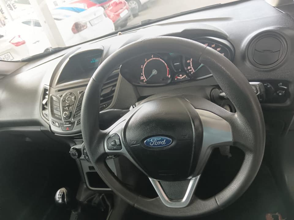 2015 FORD FIESTA 1.4 MANUAL