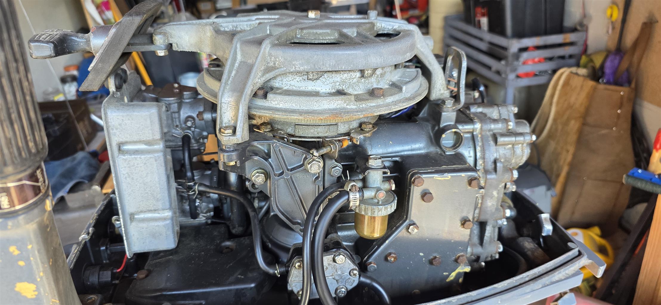 40hp Mariner. 2 stroke. 2 Cylinder. Pull start. Outboard motor